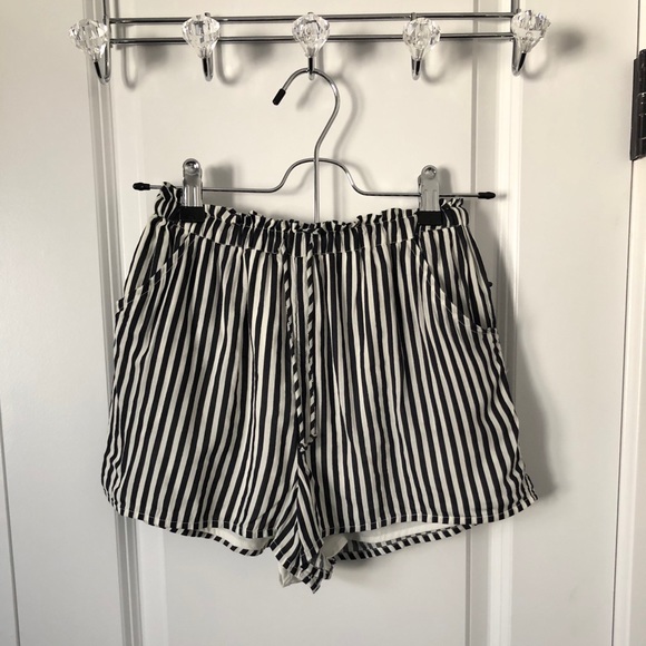 Amuse Society Striped Shorts Sz XS - Picture 2 of 4